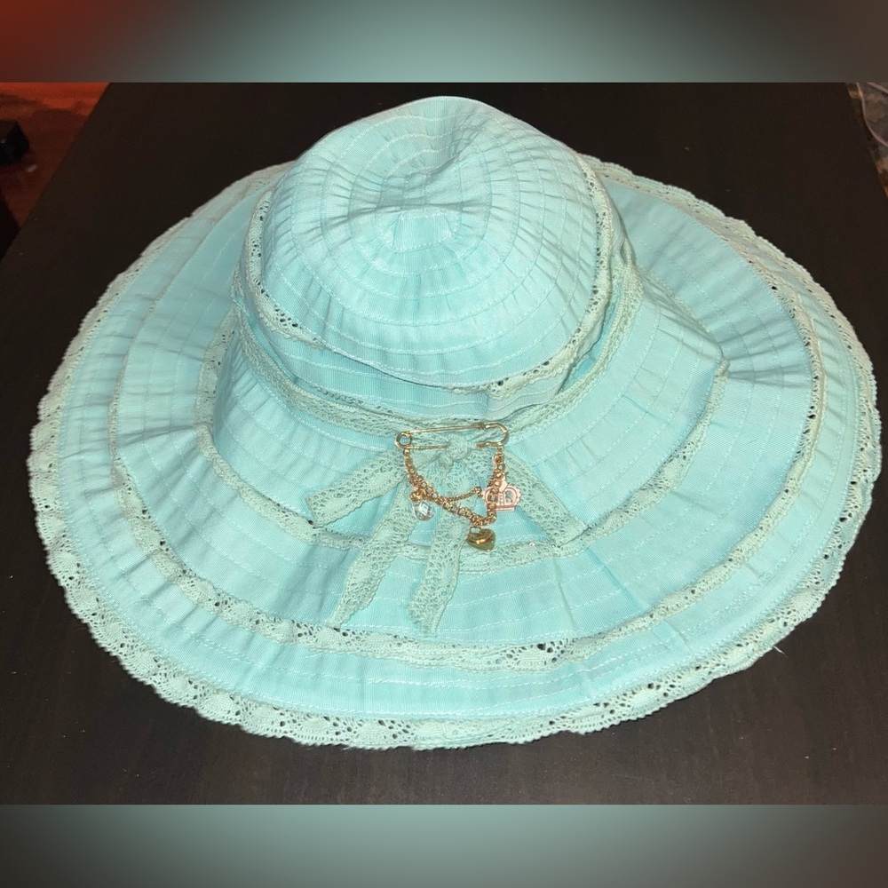 Juicy Couture Elegant Aqua Lace Detail Sun Hat Vintage Y2K 2000’s era ☀️